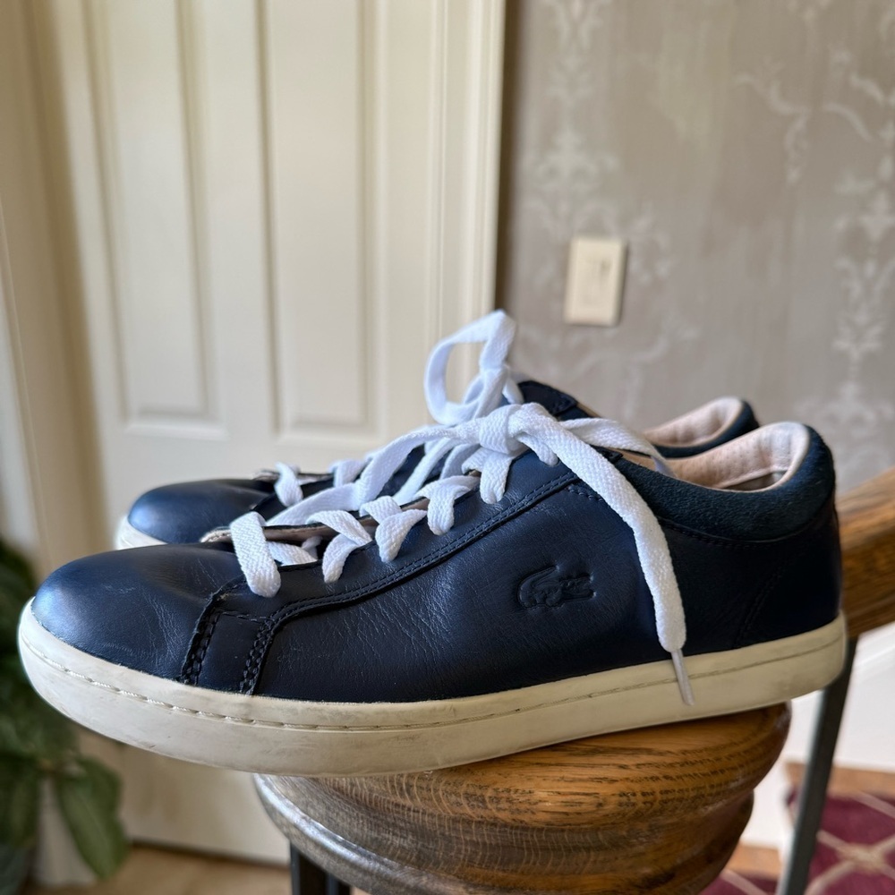 Lacoste ladies, leather, navy sneaker very good condition size 7 new laces - Picture 5 of 15